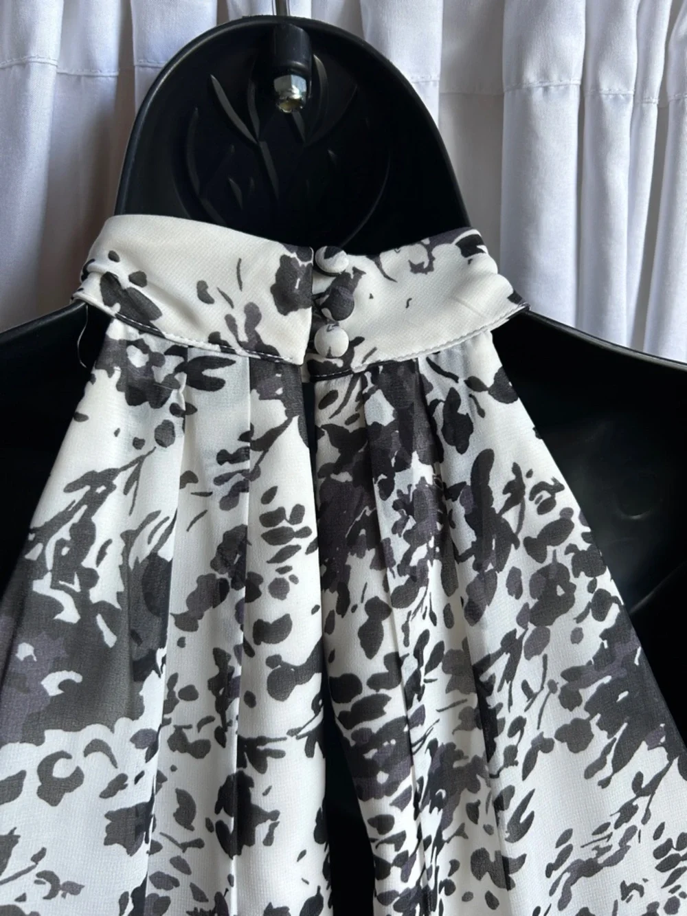 White House Black Market Chifon Halter Floral-Print Midi Dress - Picture 6 of 15
